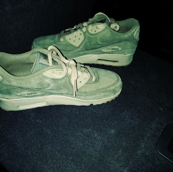 Shoes for Women & Men - Picture 6 of 8